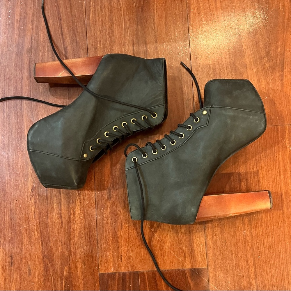 Black boots